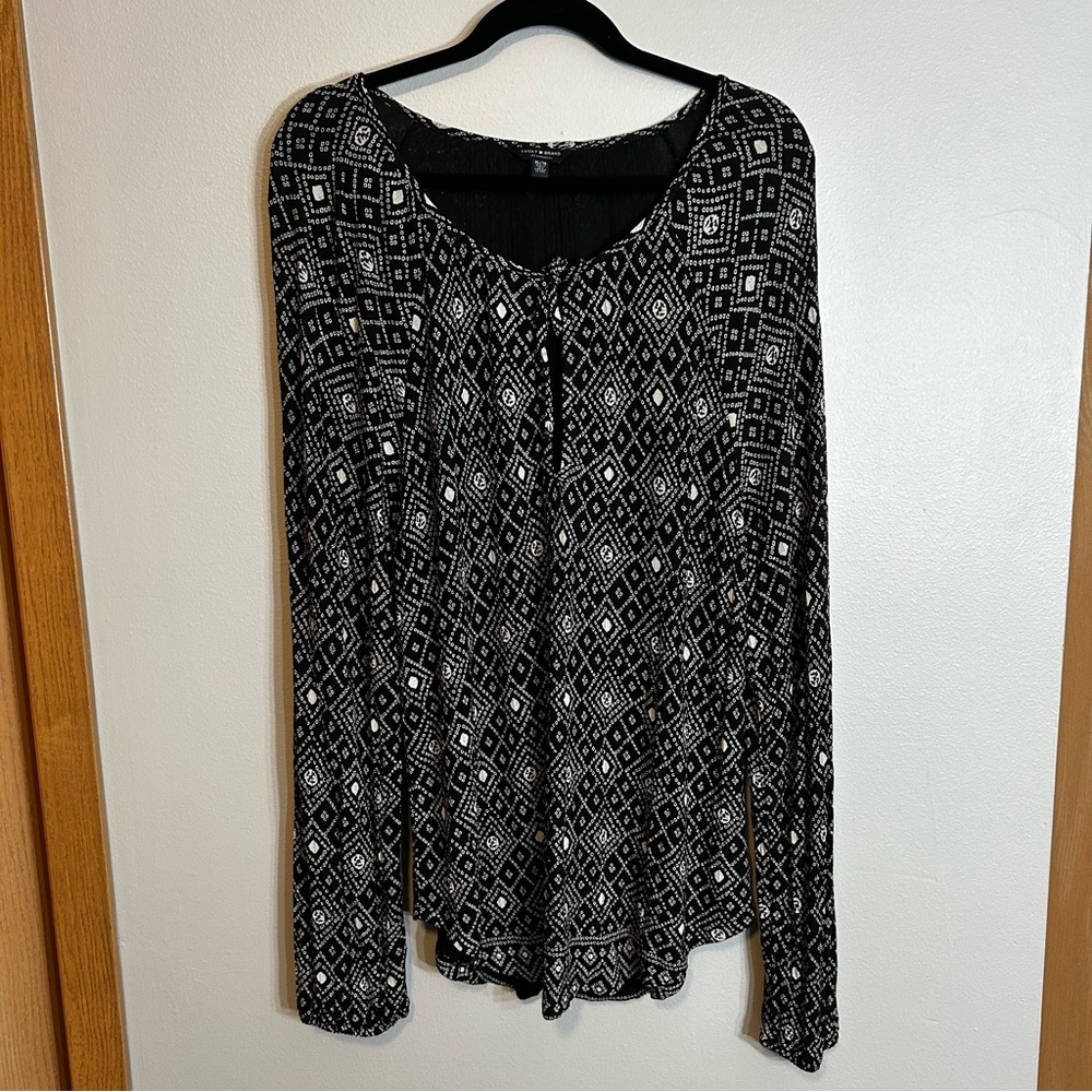 Lucky Brand Women’s Black & White Patterned Blouse XL Paisley Long Sleeve